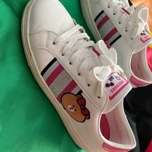 Skechers in size 7.5.